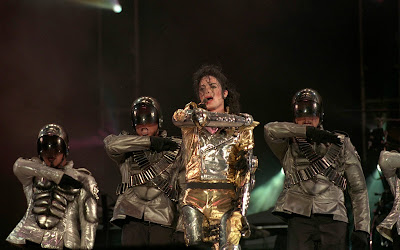 http://2.bp.blogspot.com/_h937HNtz6ek/SwOYEGCIkAI/AAAAAAAAFJk/JXJ1Bb5jSMg/s400/michael-jackson-wallpapers-06.jpg