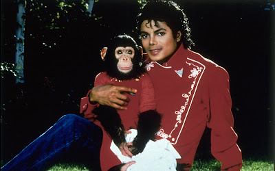 http://2.bp.blogspot.com/_h937HNtz6ek/SwOaRm32LeI/AAAAAAAAFKM/yjYsrAqiBSM/s400/michael-jackson-wallpapers-01.jpg