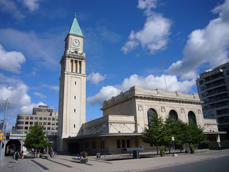 Occasional Toronto Summerhill Liquor Store