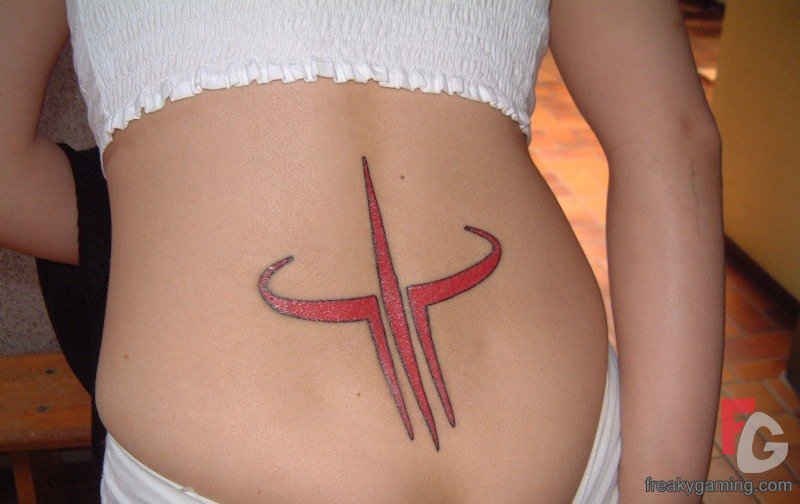 [quake_3_tattoo_girl.jpg]