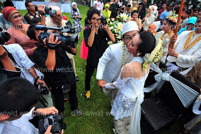 Wiwid Gunawan officially got married. Congrats! (Late post, again)