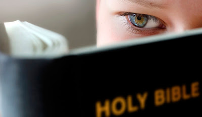 http://2.bp.blogspot.com/_hIRZu21Nsdw/S9yzztPt4uI/AAAAAAAADbA/WML_U_Qj1Xo/s400/boy_reading_bible.jpg