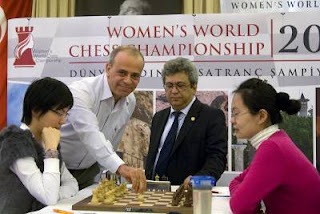 Echecs en Turquie : Hou Yifan face Lufei Ruan Echecs en Turquie : Hou Yifan face à Lufei Ruan