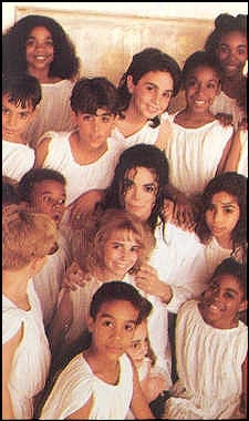 Blog de iloveyoumost : &#9829; Michael Jackson - I Love You Most &#9829;, O garoto e o travesseiro - Dancing The Dream