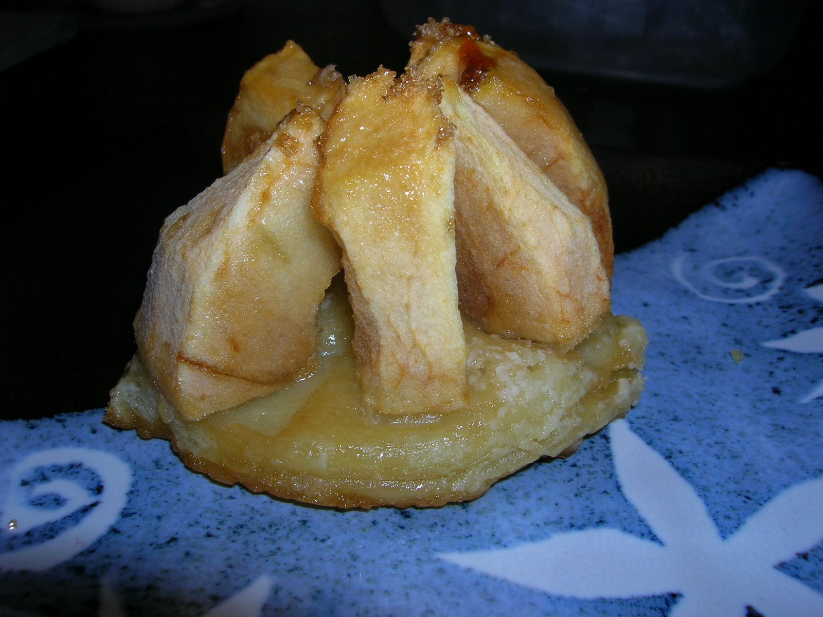 [Parisian+Apple+Tartlet.JPG]