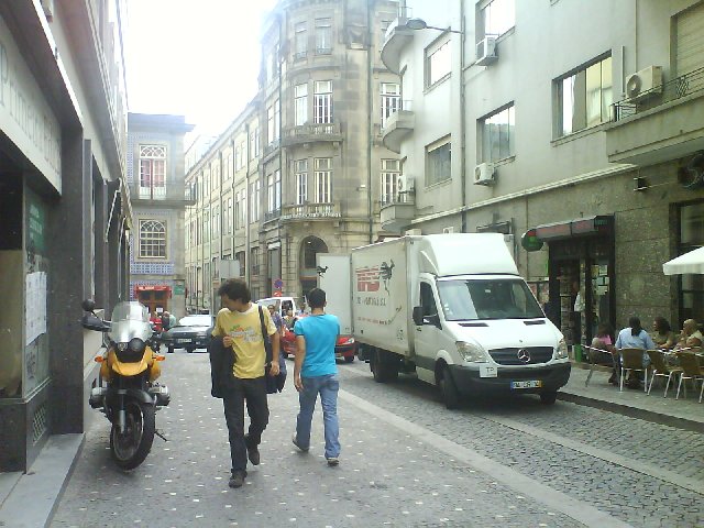 [RUA_DE_AVIZ__CIDADE_DO_PORTO__PORTUGAL1+(3).JPG]
