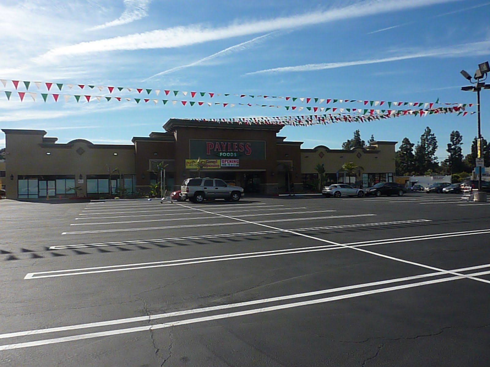 payless montebello mall