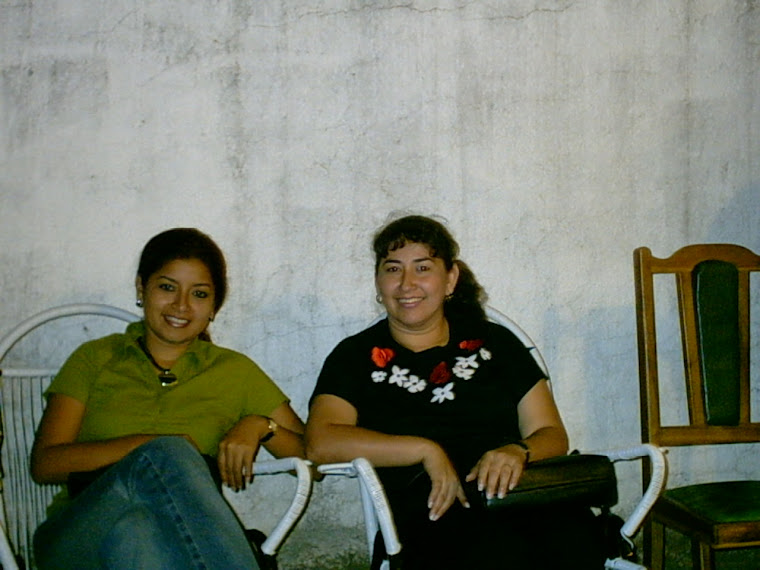 ROXANITA Y MARIA ESTHER