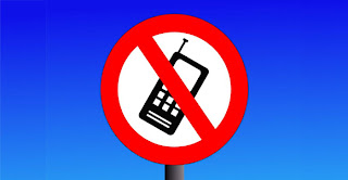 Mobile phones should be banned in schools essay