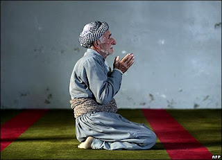 Kurdish+man+praying.jpg