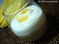 banana-yoghurt-honey breakfast