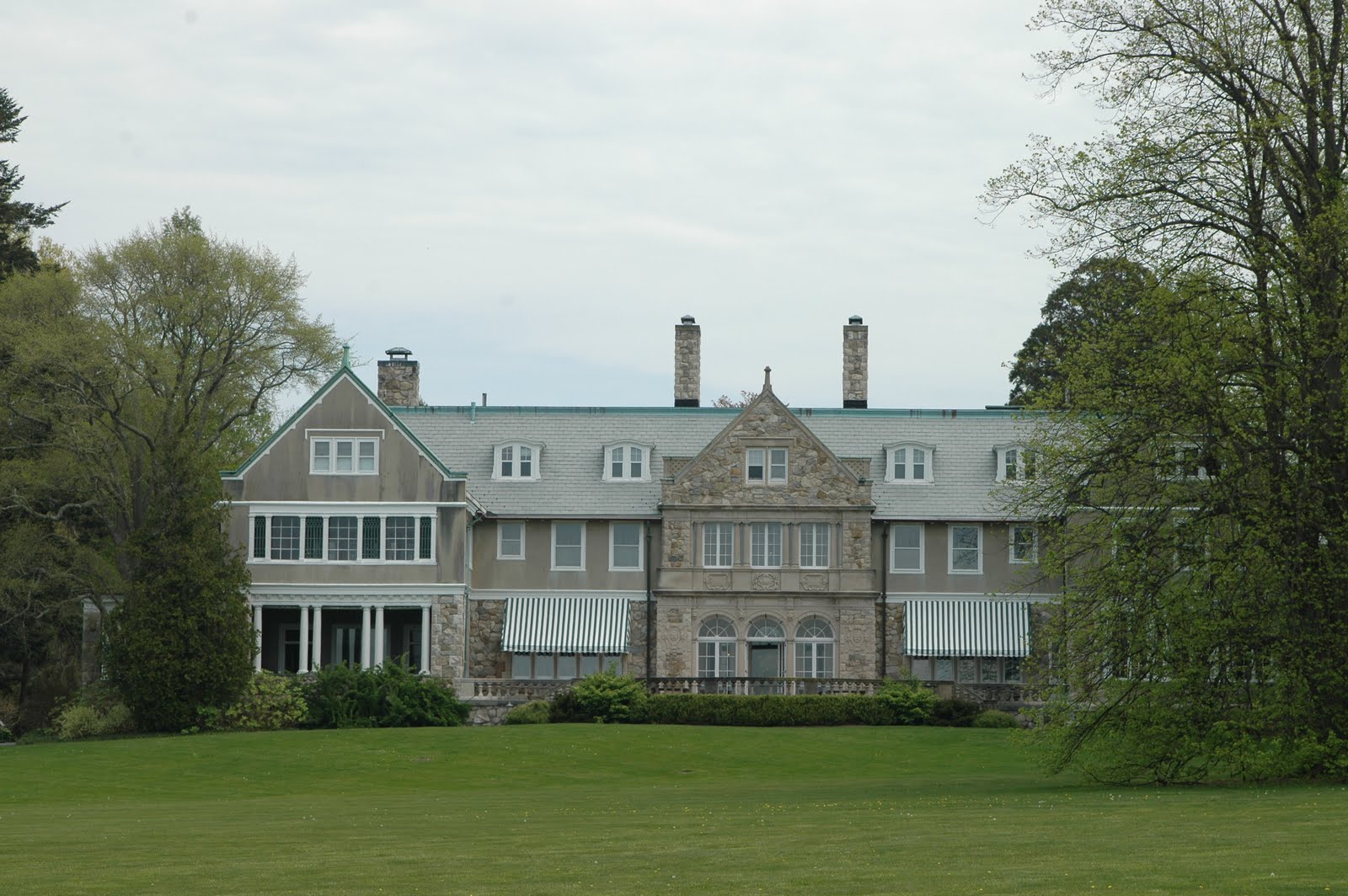 Deborah Jean S Dandelion House And Garden Blithewold Mansion And