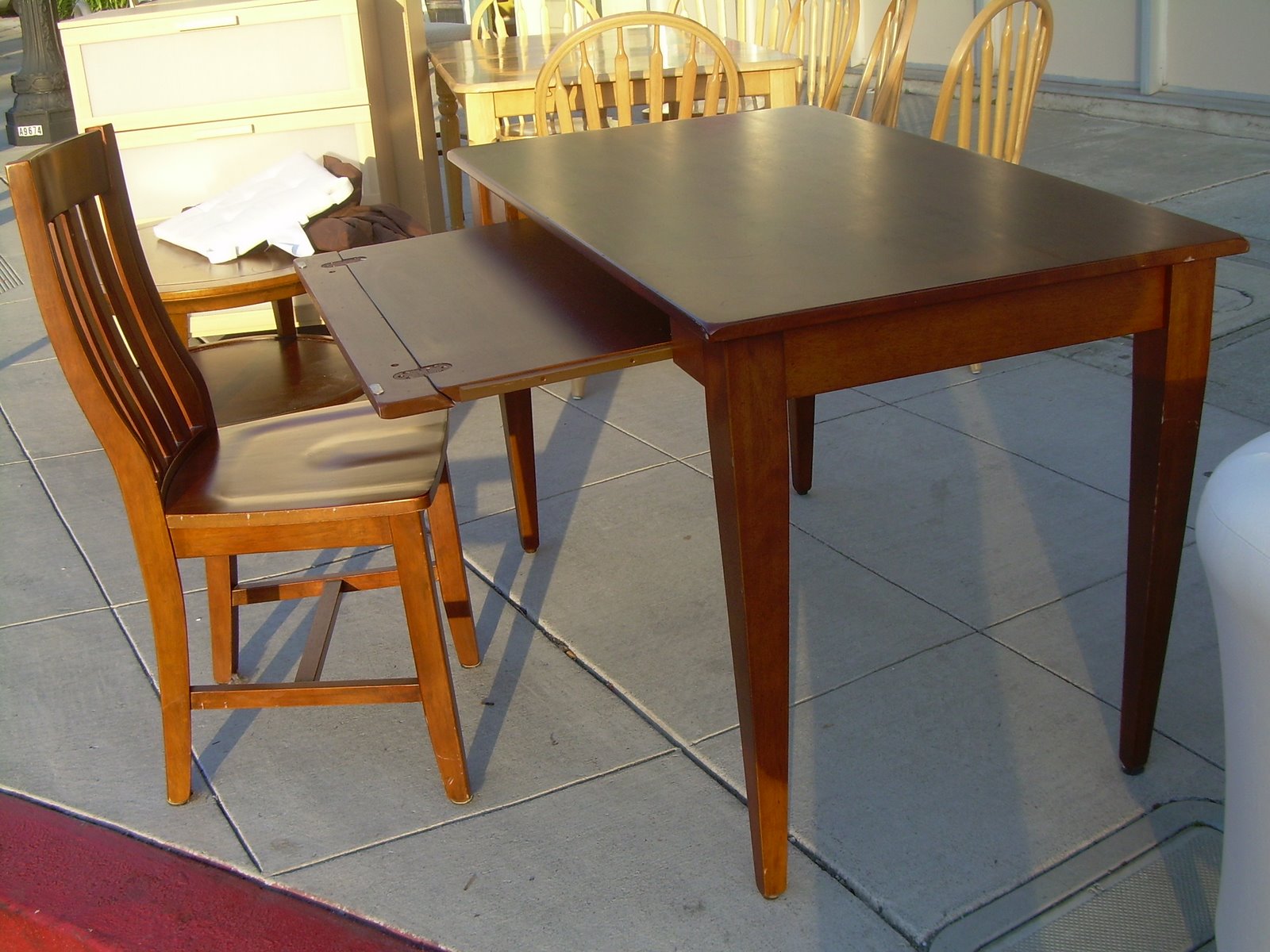 [Desk+Chair2.JPG]