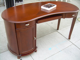 Uhuru Furniture Collectibles Sold Kidney Bean Shaped Computer