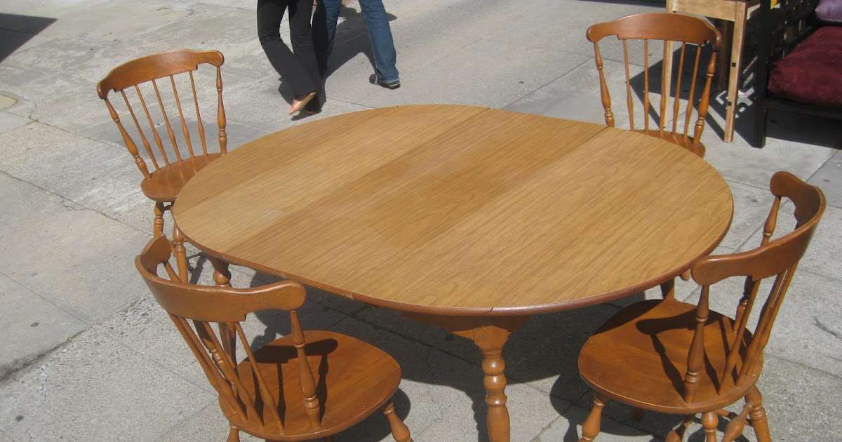 UHURU FURNITURE & COLLECTIBLES: SOLD - Kitchen Table, 2 Leaves, 3