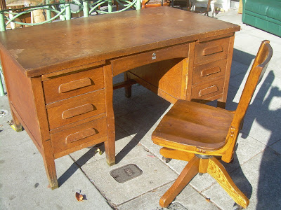 Uhuru Furniture Collectibles Sold Oak Teacher S Desk 80