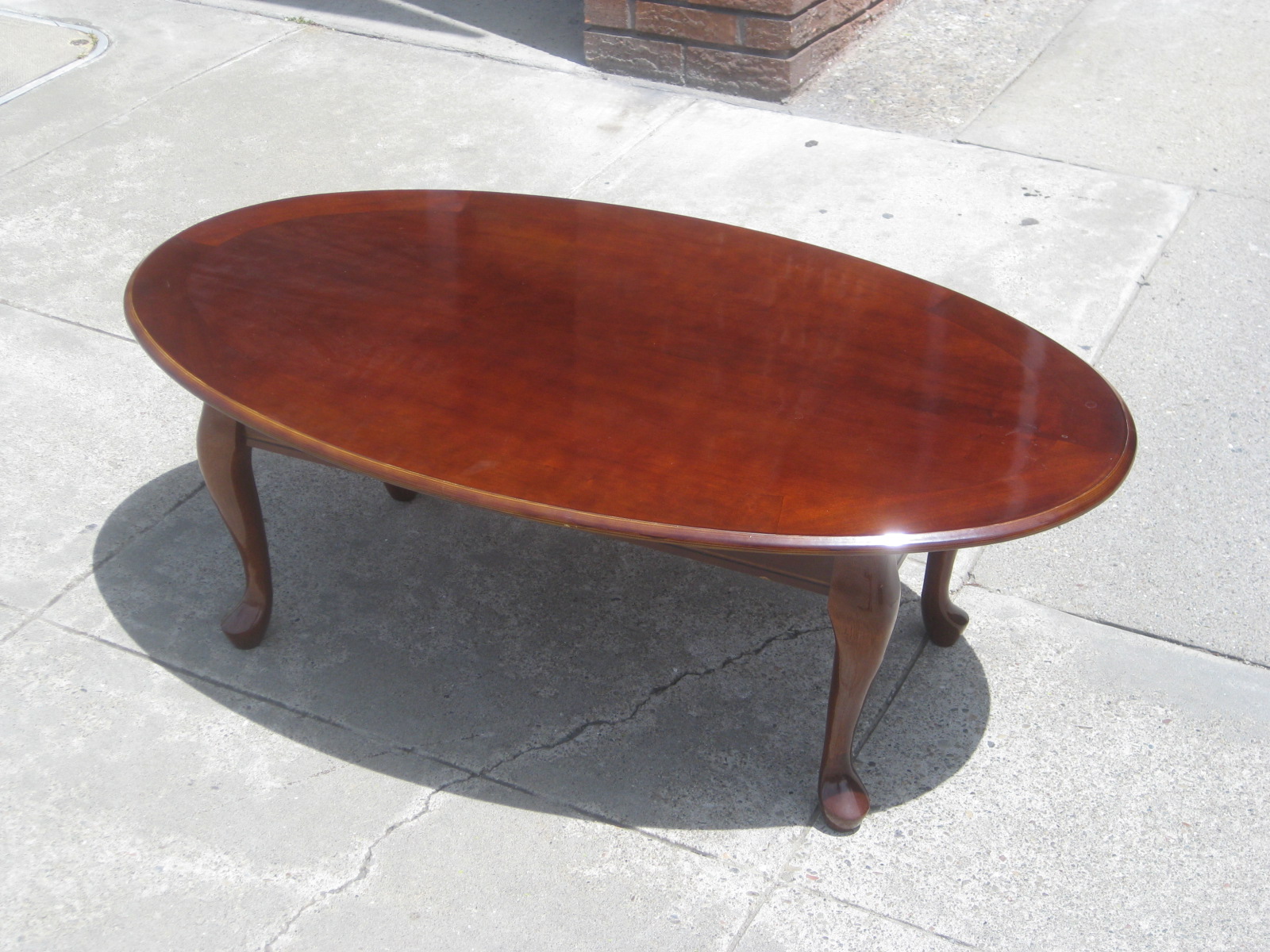 UHURU FURNITURE & COLLECTIBLES SOLD Queen Anne Coffee Table 70