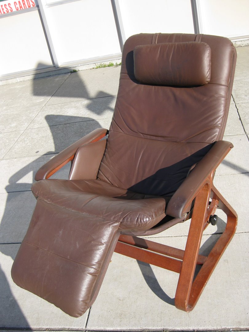 [ChairLeatherDanMod4.JPG]