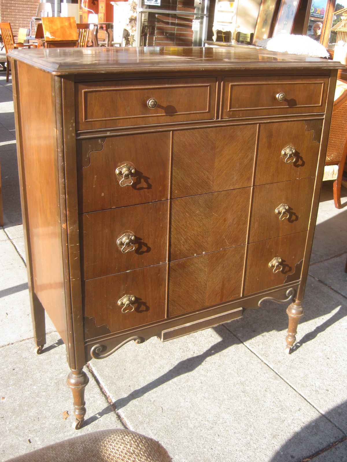 UHURU FURNITURE & COLLECTIBLES SOLD Chest of Drawers 70