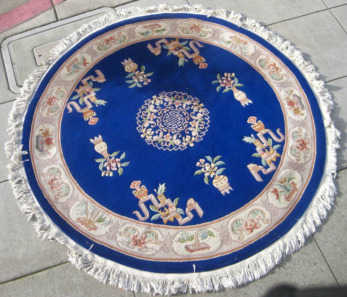 UHURU FURNITURE & COLLECTIBLES SOLD Round Chinese Wool Rug 100
