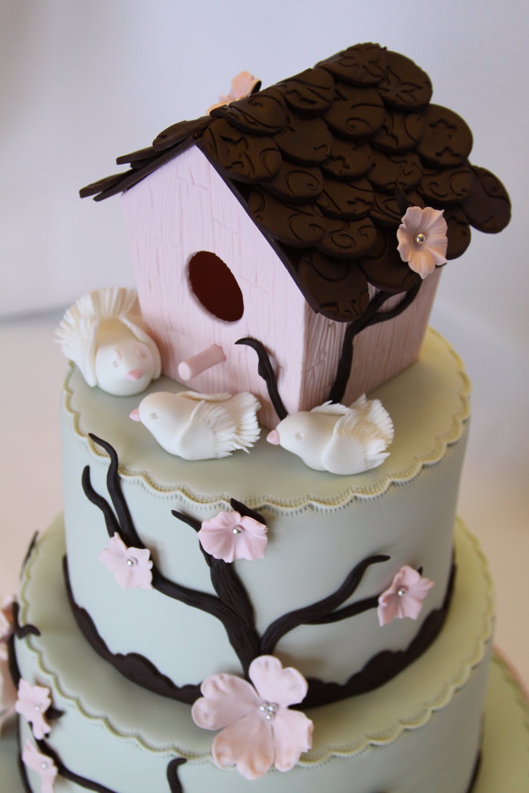 .: Birdhouse Housewarming Cake