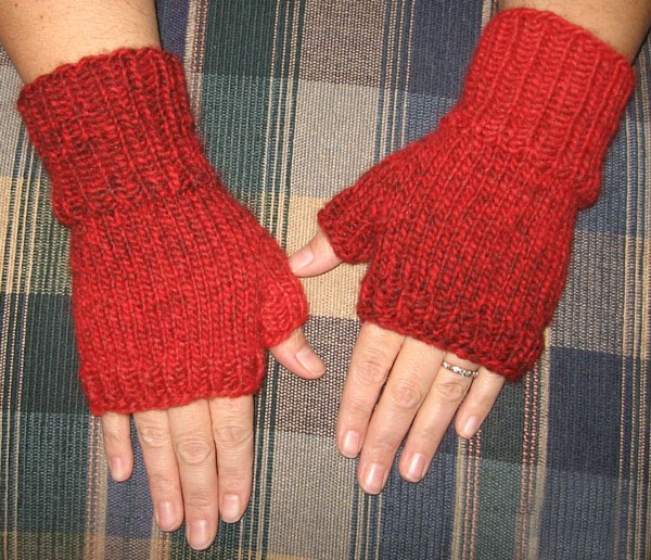 Inspired: Free Pattern: Fast & Easy Fingerless Mitts