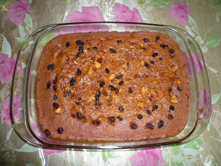 Pavlova cake mixed meringue berry layer berries chewy layers Recipes From All Over The World - Pinoy Style: Fruitcake For All Seasons