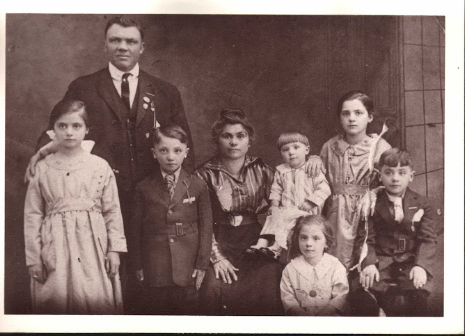 Antonio and Maria Giovanna Gambatese Family 1919