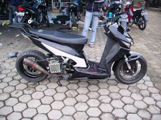 Honda Vario Low Rider Black Modified
