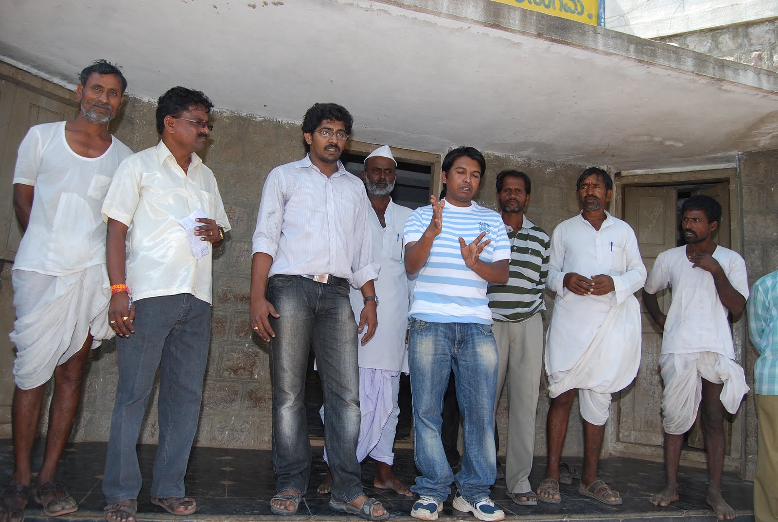 [Kajgal_reliefWork_25Oct_11.JPG]