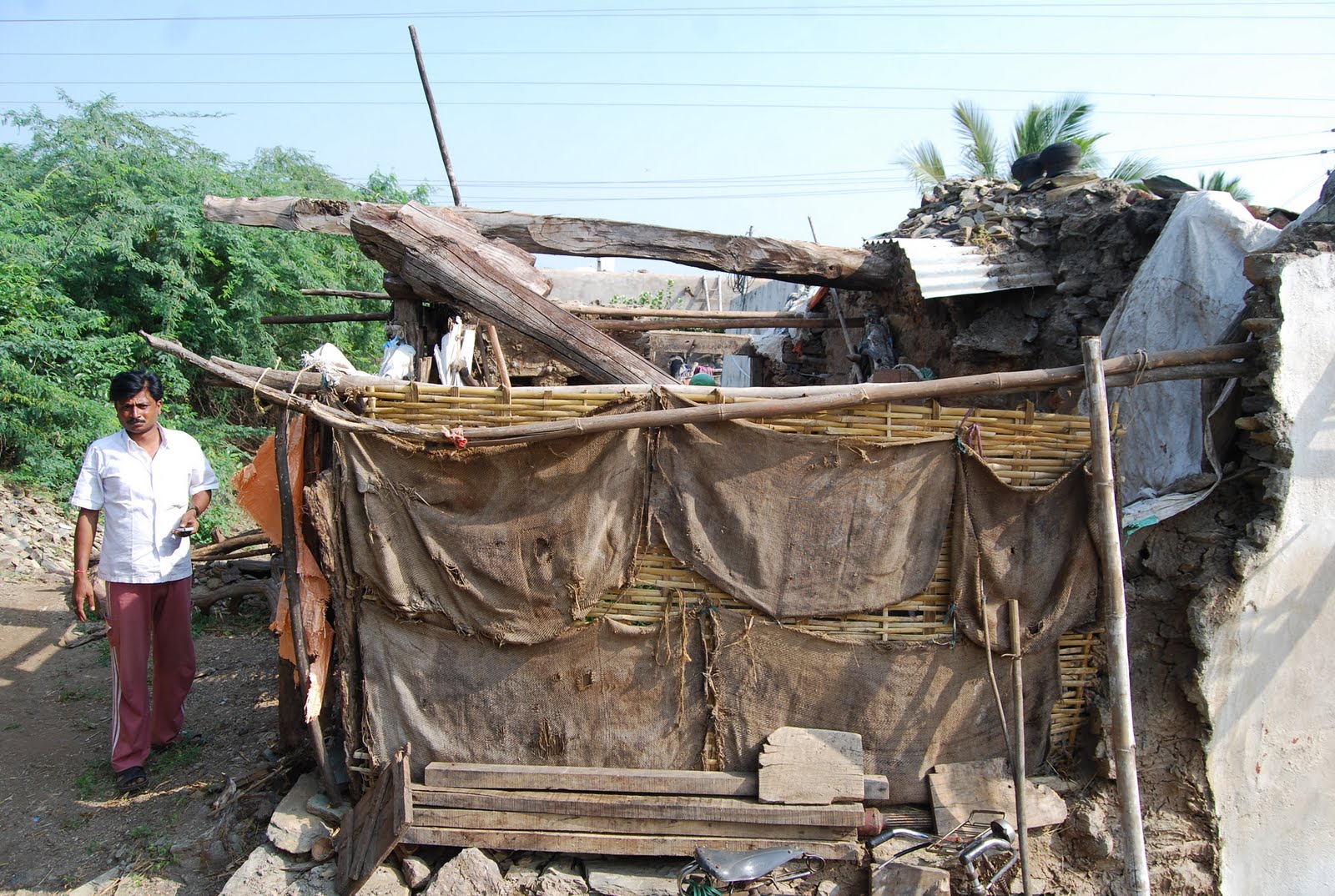 [Kajgal_reliefWork_25Oct_1.JPG]