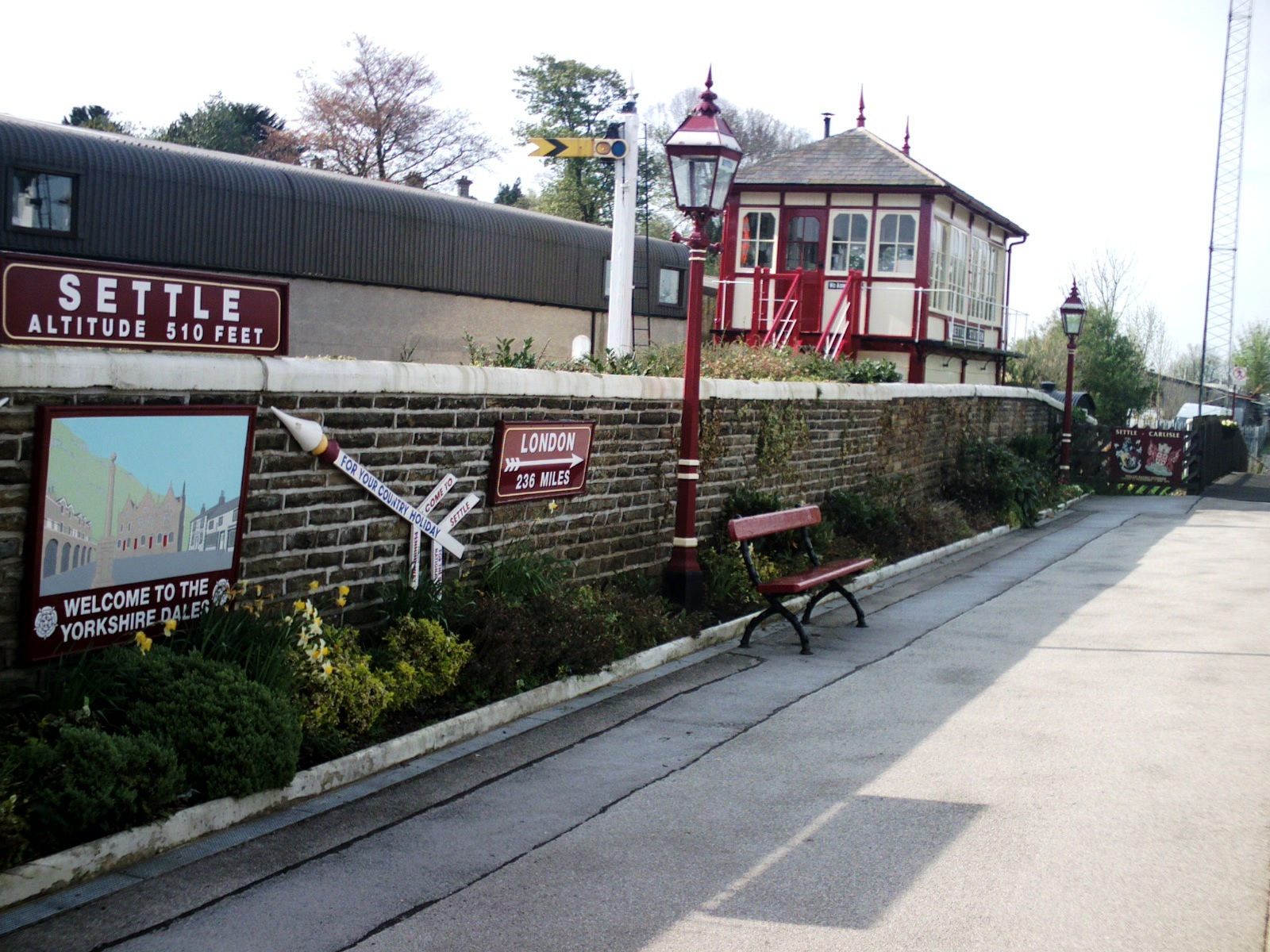 [Settle+Bench+01.JPG]
