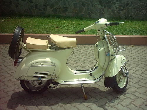 vespa ciao mopedclass=cosplayers