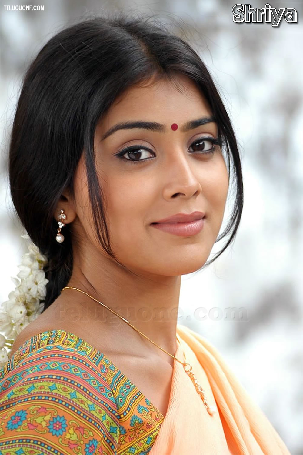 Sriya Hot