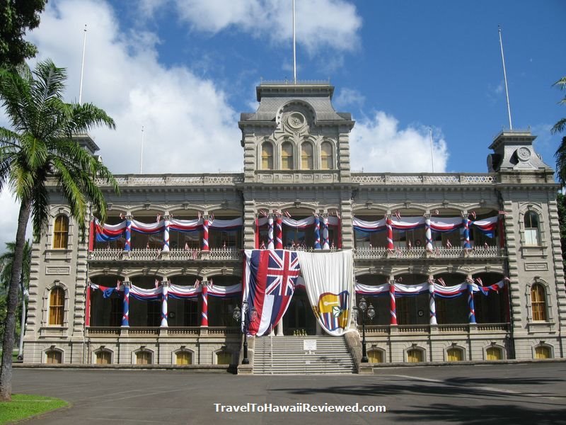 [Iolani+Palace.bmp]