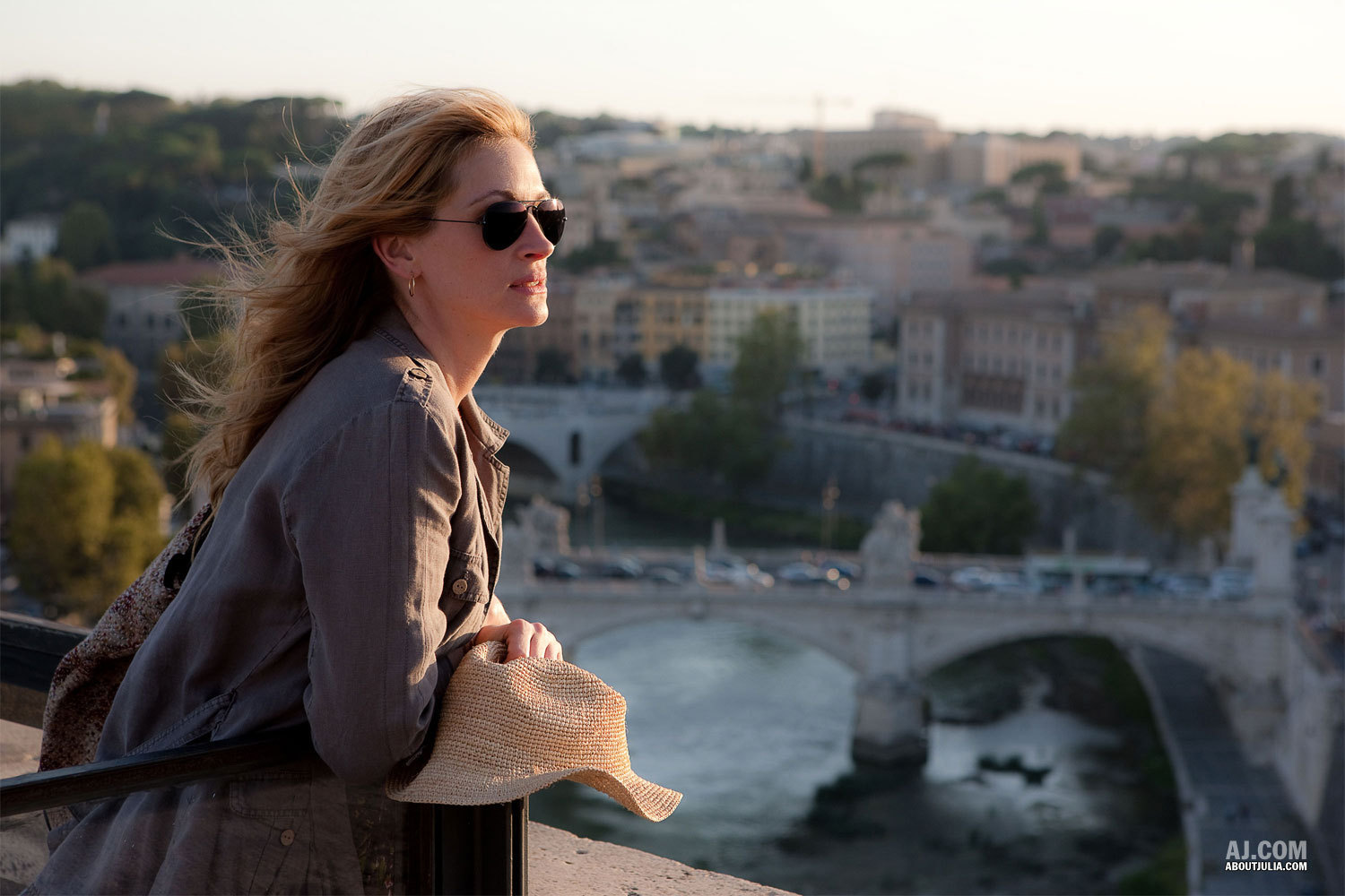 http://2.bp.blogspot.com/_iJdFVx6Jn-4/TLgs5KqwwXI/AAAAAAAACQQ/19xXCQe0IhU/s1600/Eat-Pray-Love-Movie-Stills-julia-roberts-9634601-1500-10001.jpg