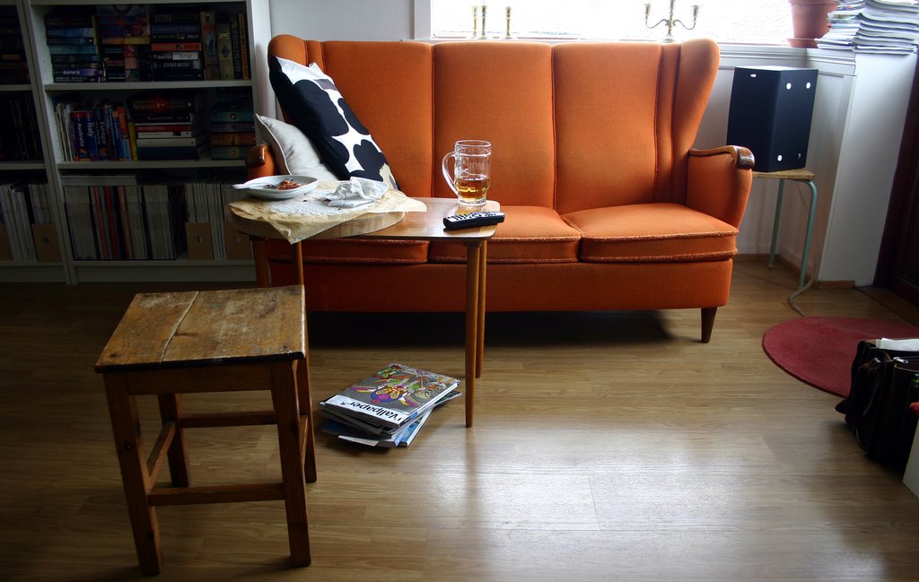 [orangesofa.jpg]