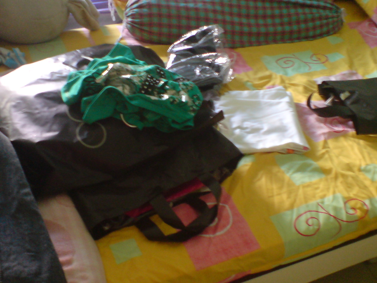 [messy+clothes+4.JPG]