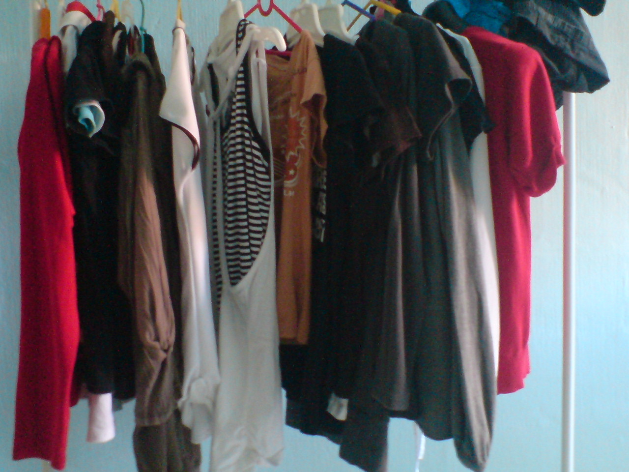 [messy+clothes+2.JPG]