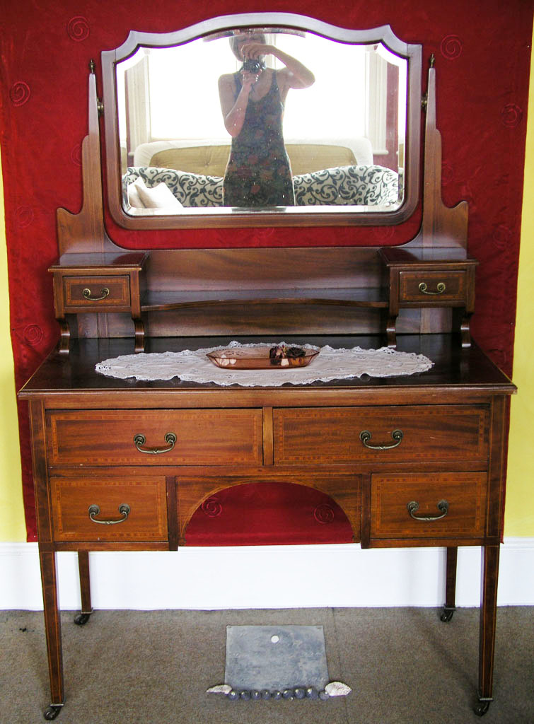 victorian dressing table