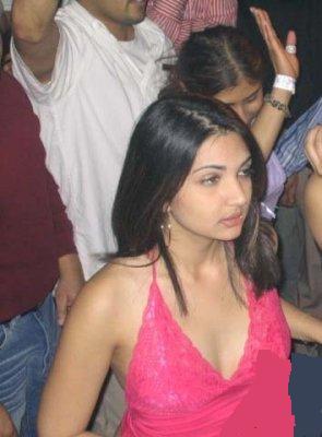 Pakistani College Girls Pictures