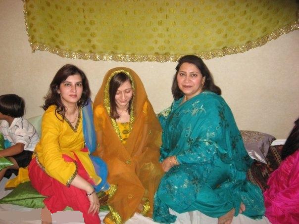 [desi+mahndi+party+2.jpg]