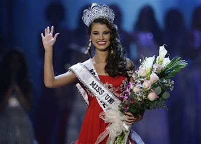 Stefania Fernandez - Miss Universe 2009
