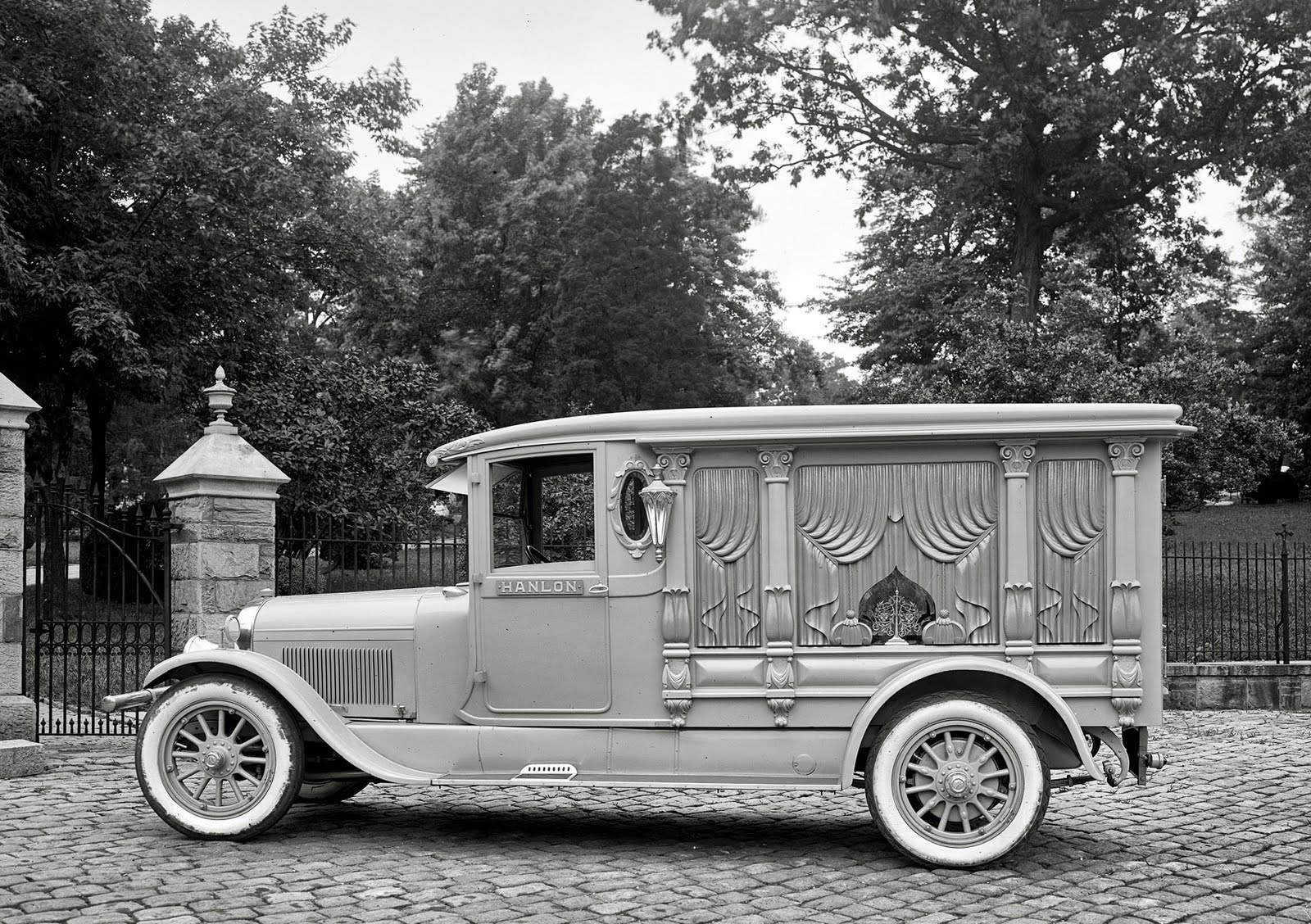 1924++photo+of+Lincoln+hearse.jpg