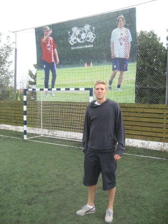 [bMLYntEEgByBpgmNwTQuFCqEsS12MKoH0300.jpg]