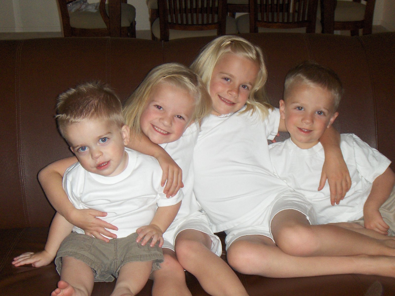 [moms_day_pics_all_4_08.JPG]