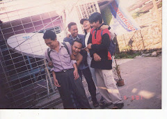 Ada Yang Telanjang Di Depan Parabola