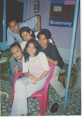 Empat Sekawan Mengelilingi Cewek