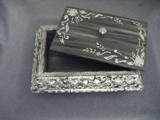 ARTESANIA DE MENORCA NUMAR: CAJA DE MADERA CON PAN DE PLATA