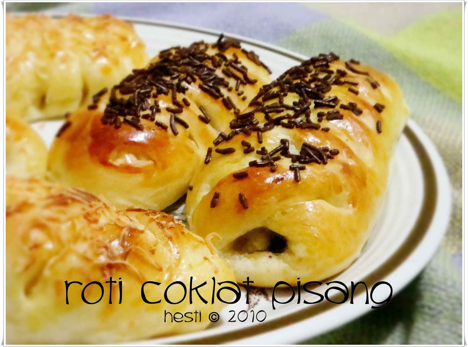   HESTI'S KITCHEN : yummy for your tummy: Roti Cokelat Pisang